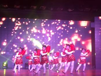 说明: D:\​英国上市公司官网365\意识形态、宣传工作及照片\2018照片\IMG_3371.JPG